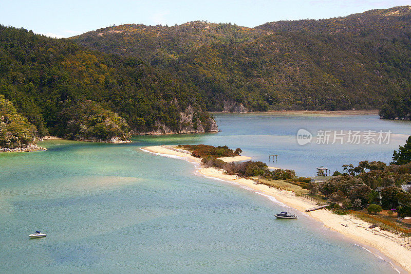 阿贝尔塔斯曼湾田园风光，塔斯曼和金湾，新西兰南部全景