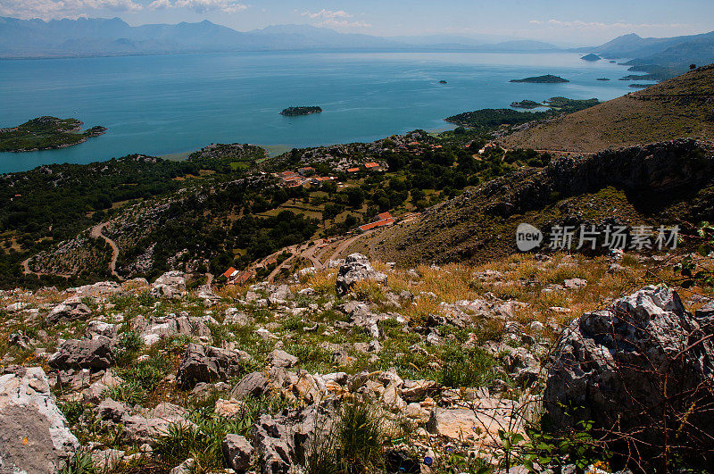 美丽的斯卡达湖渔业度假村