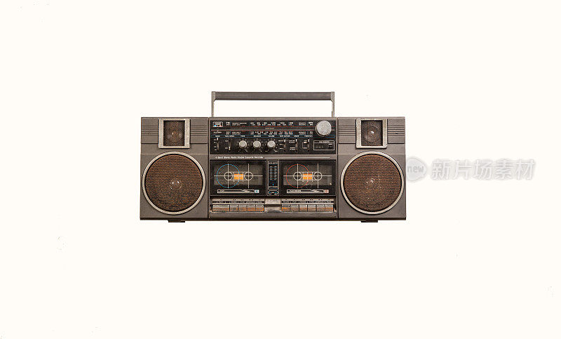老式的收音机和卡式录音机