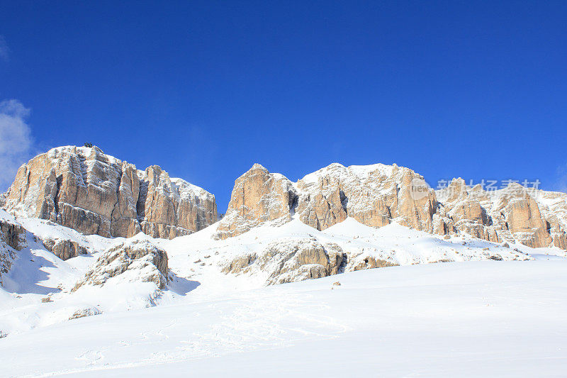 意大利Dolomites的冬天