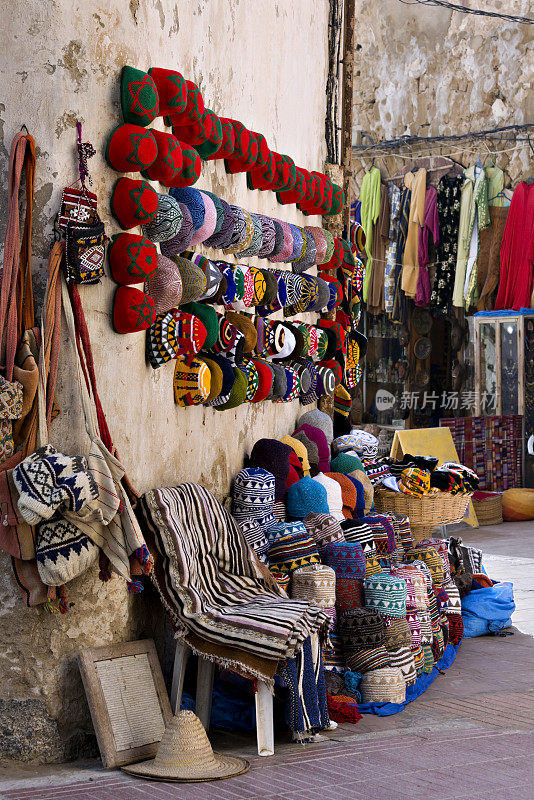 摩洛哥马拉喀什五颜六色的市场摊位