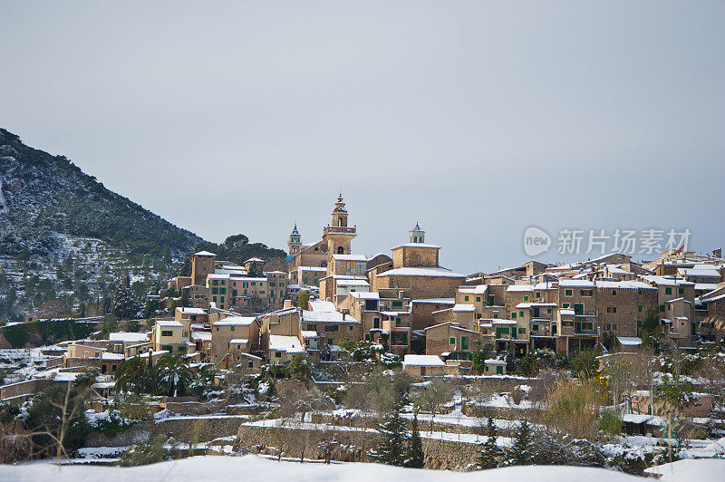 雪在马略卡岛