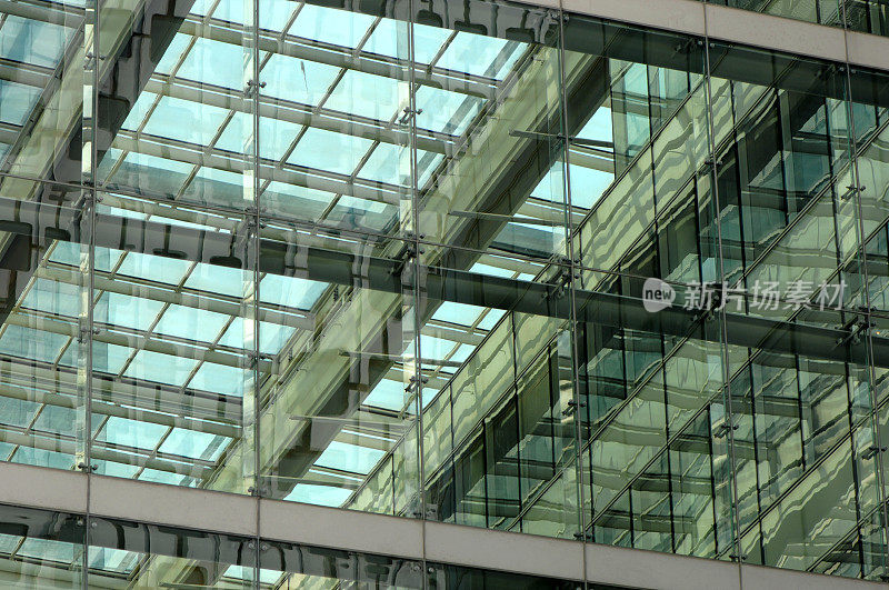 现代办公建筑的玻璃钢质天花板