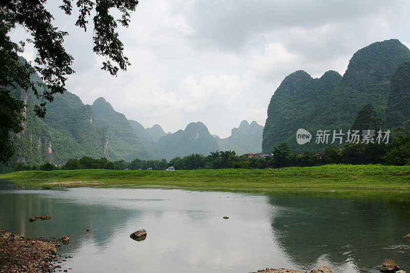 阳朔山水阴天下