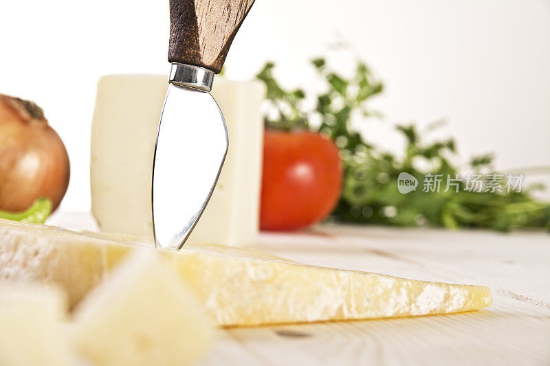 奶酪与刀