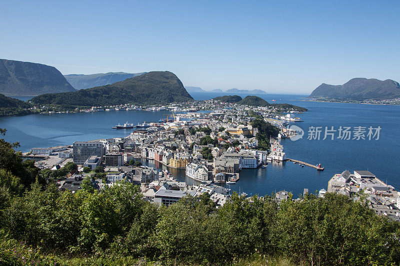 从山顶俯瞰奥勒松挪威