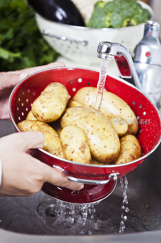洗土豆