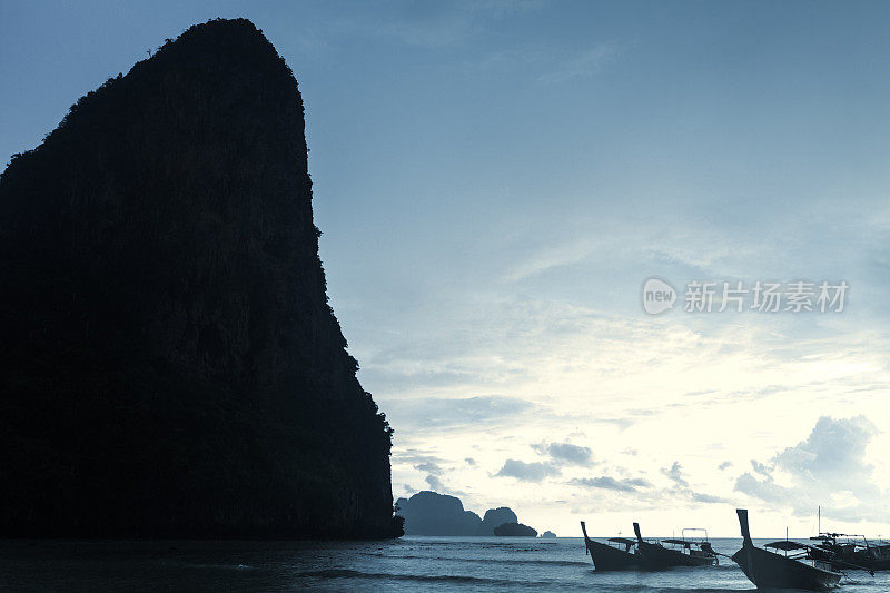 泰国甲米雷雷西海滩的出租车船