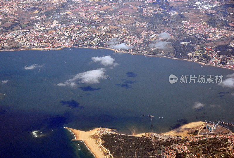塔霍斯河河口，就在里斯本西部，葡萄牙-从空中