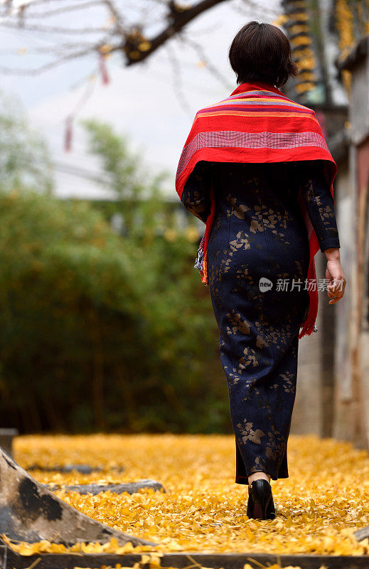 旗袍是一种具有典型中国元素的服装