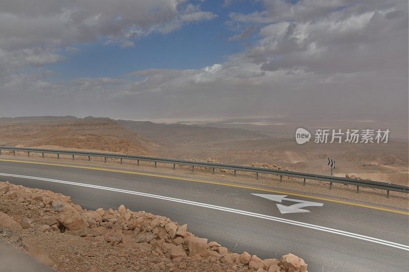 沙漠道路从地面看，HDR