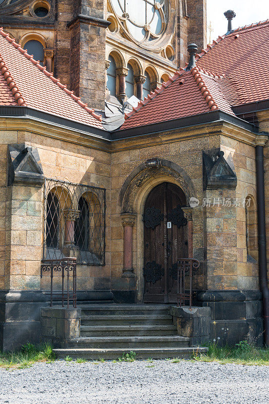 位于德累斯顿的加尼松教堂(Garnisonkirche)看起来像一座中世纪童话般的城堡