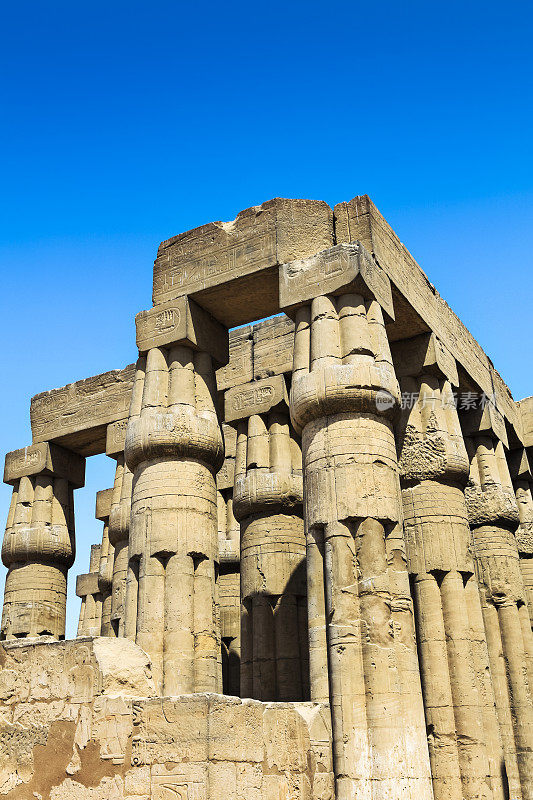 位于埃及卢克索的卢克索神庙的五角形大厅