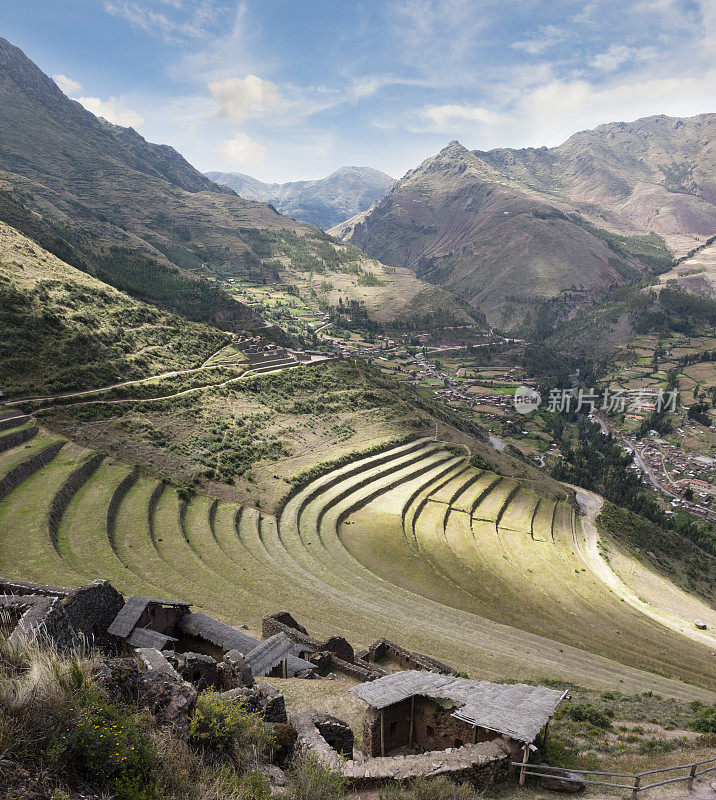 梯田和风景在皮萨克，秘鲁