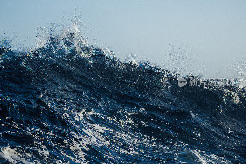 大海的形状:波浪撞击