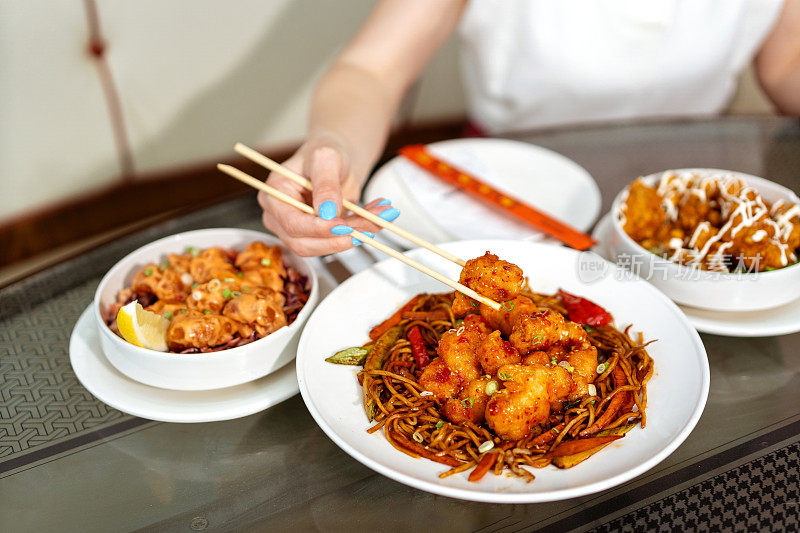 鸡用筷子特写