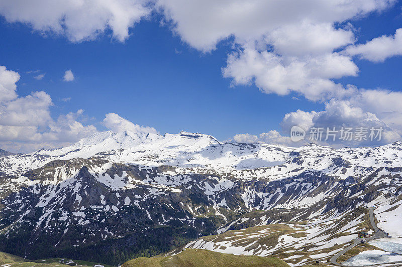 大格洛克纳山脉附近的奥地利阿尔卑斯山的雪峰