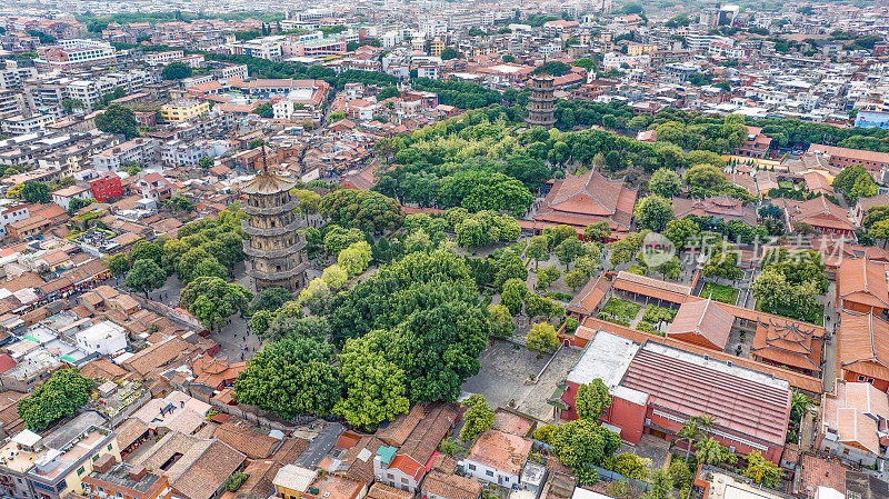 中国福建省泉州市历城区西街和开元寺旅游景点航拍图