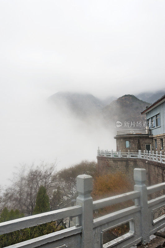 泰山在阴天