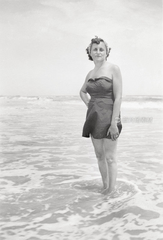 1950年，大西洋城海滩上的女人