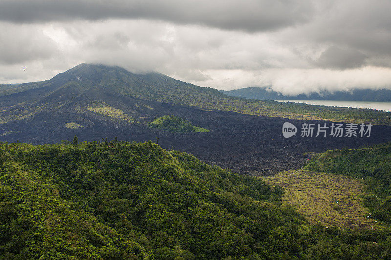 巴都尔山火山