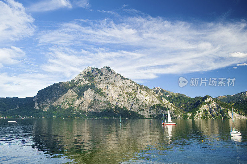 奥地利萨尔茨卡默古特特伦西伊迪利奇湖与特劳恩斯坦山