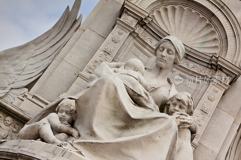 白金汉宫的雕像