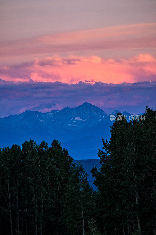 科罗拉多州日落榆树山脉的国会峰