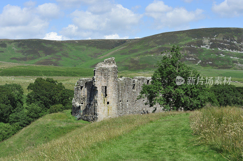 这是一座13世纪苏格兰古堡的废墟