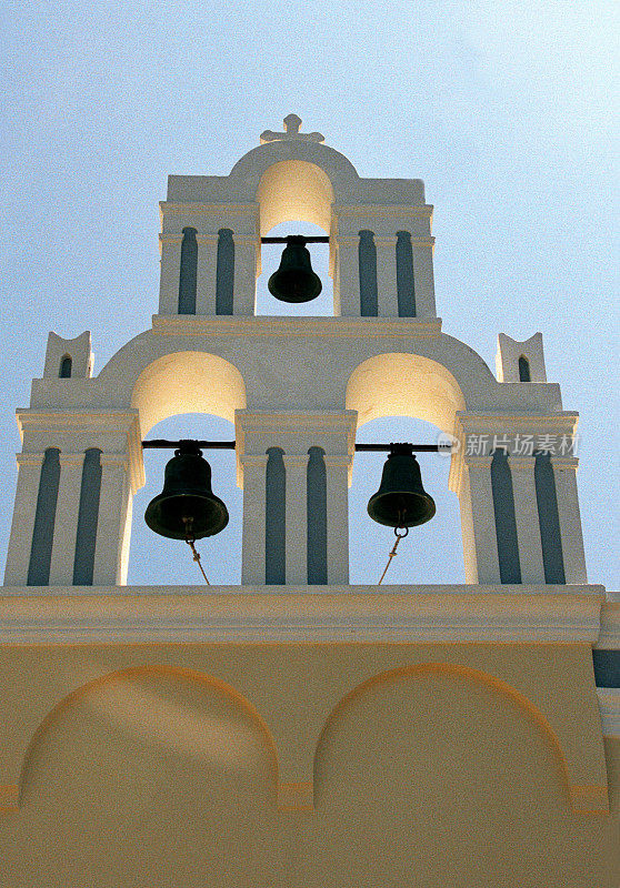 圣托里尼岛上教堂的钟声