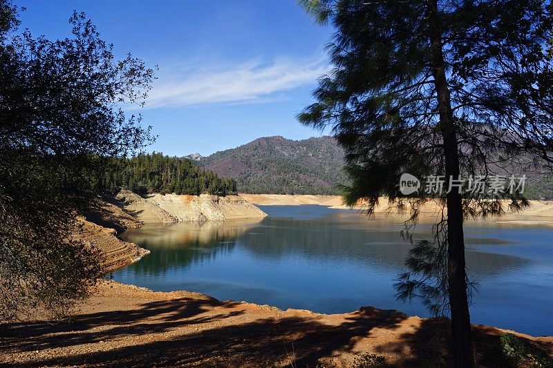 SE沙士达山湖