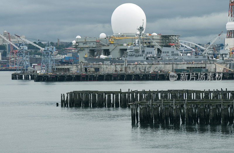SBX-1雷达罩在干船坞检修