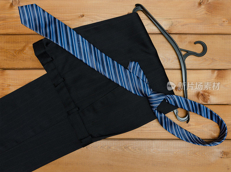 裤子、领带和衣架