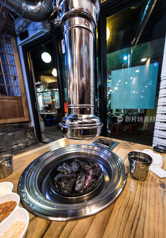 首尔仁寺洞的韩式烧烤街边小吃