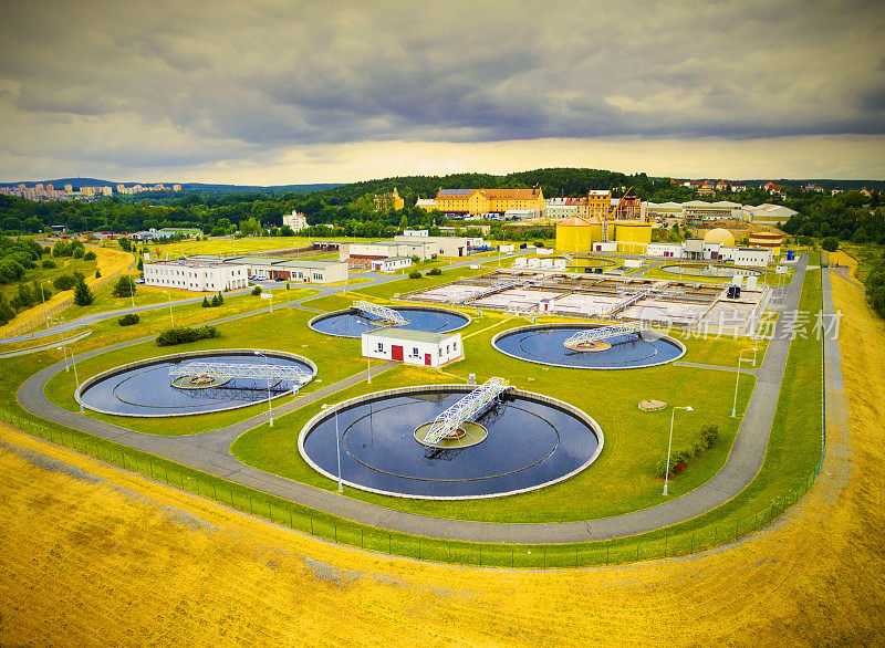 公共污水处理厂鸟瞰图。