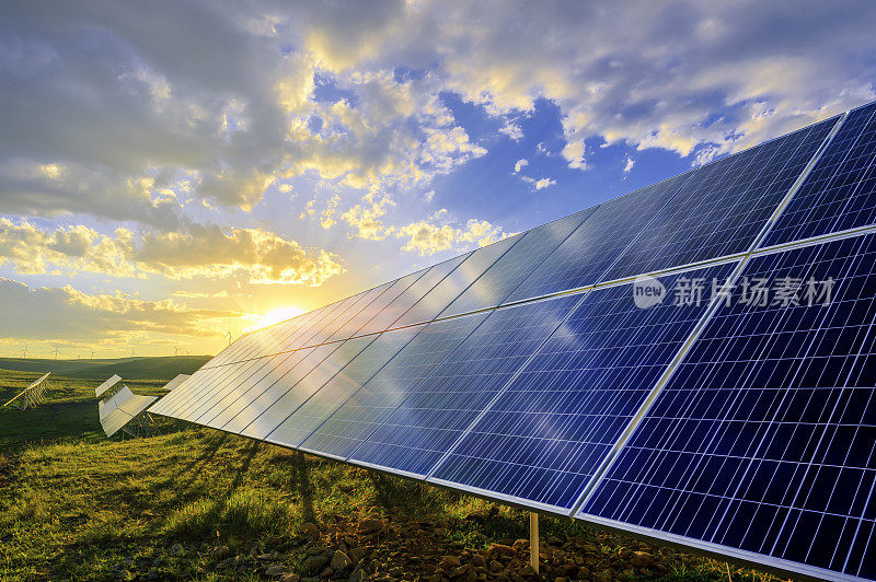 太阳能电池板，光伏阵列在中国内蒙古。
