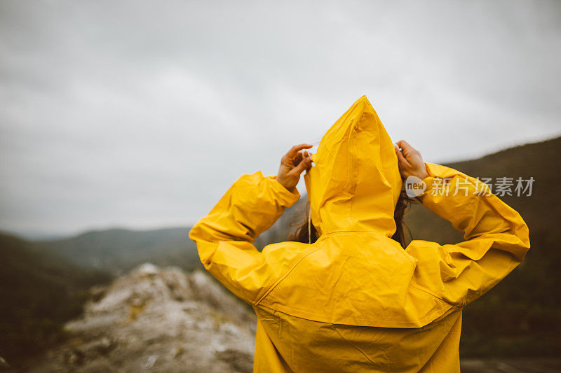 又开始下雨了