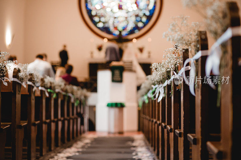 教堂婚礼鲜花