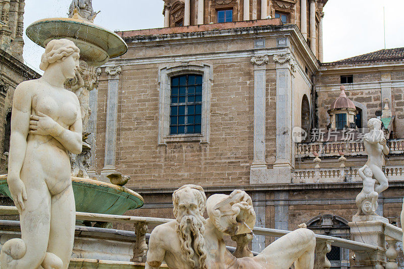 意大利巴勒莫比勒陀利亚丰塔纳雕像