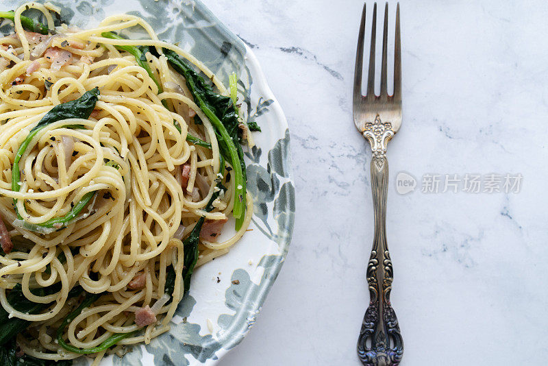 家庭烹饪:菠菜意大利面