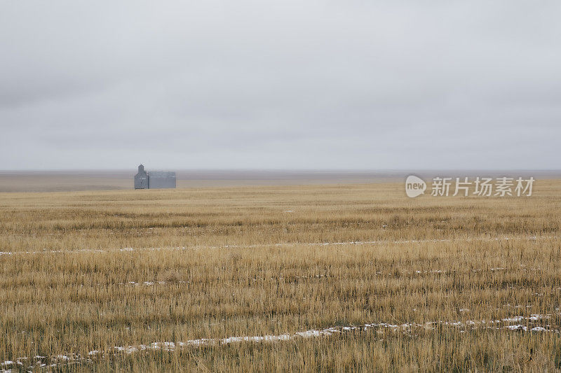 谷物升降机，美国蒙大拿东北部