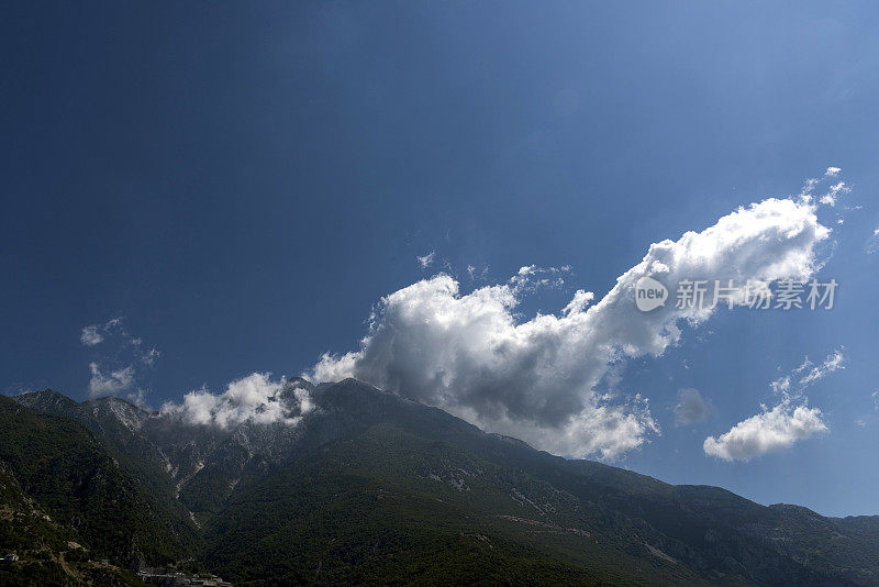 位于希腊的阿陀斯山(阿陀斯修道院共和国)