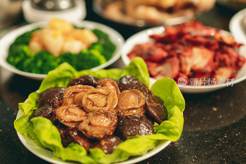 春节团圆饭上自制的中国美食