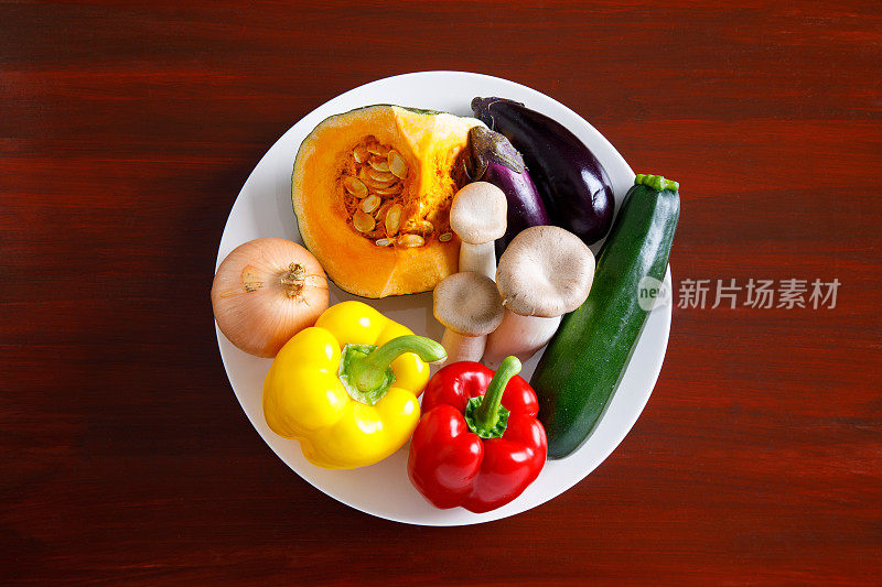 烤蔬菜的食谱，如辣椒，南瓜，纳苏，芦笋，胡萝卜，西葫芦