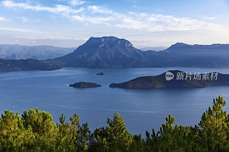 泸沽湖和格目山