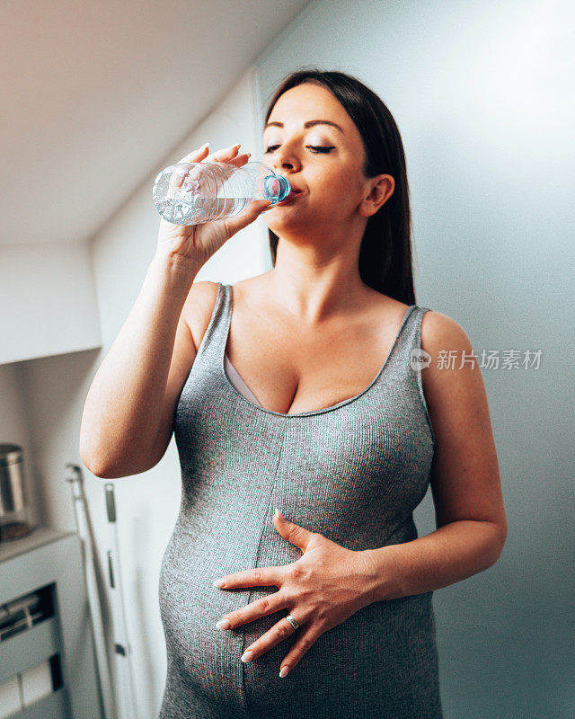 怀孕期间喝水