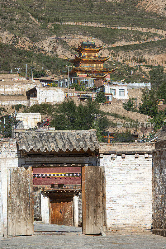 西藏东部青海安多的荣卧寺