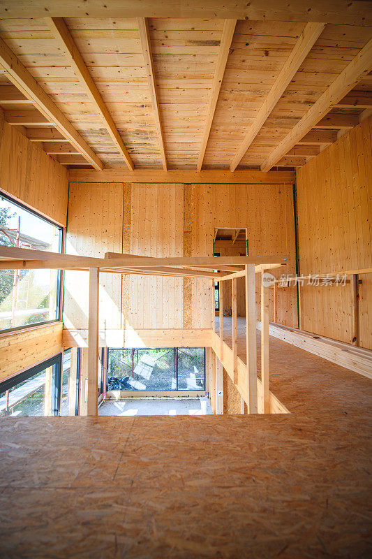 木制无网格房屋的内部框架视图