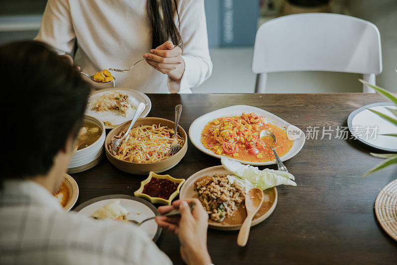 家里有E-sarn食品，午餐愉快。