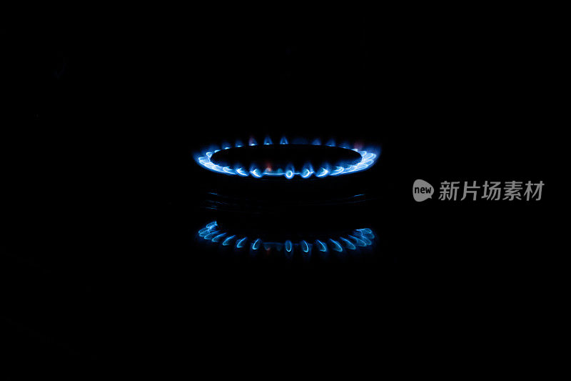 煤气炉侧面(黑色蓝色火焰)